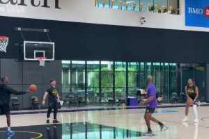 加练变成了常态！布朗尼训练结束后加练远投：45秒钟三分球12中10